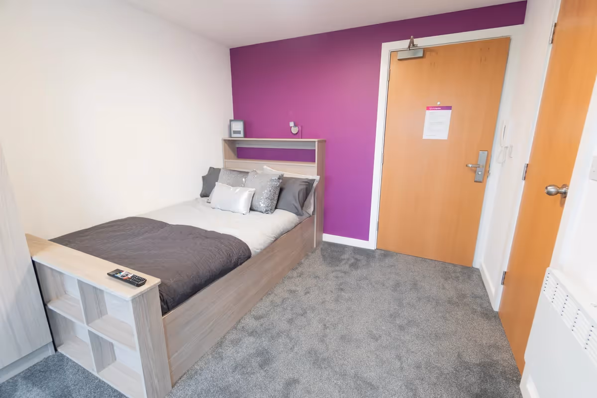 Silver Ensuite – Unity Square