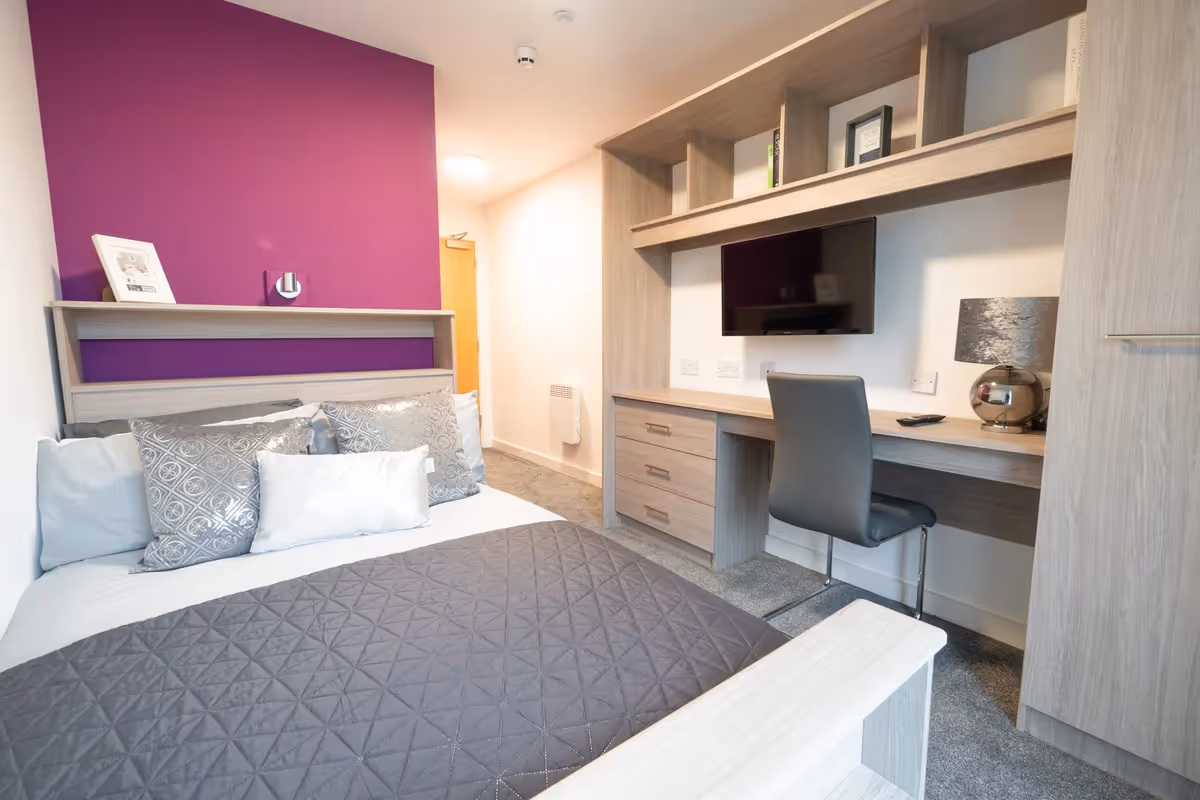 Gold Ensuite – Unity Square