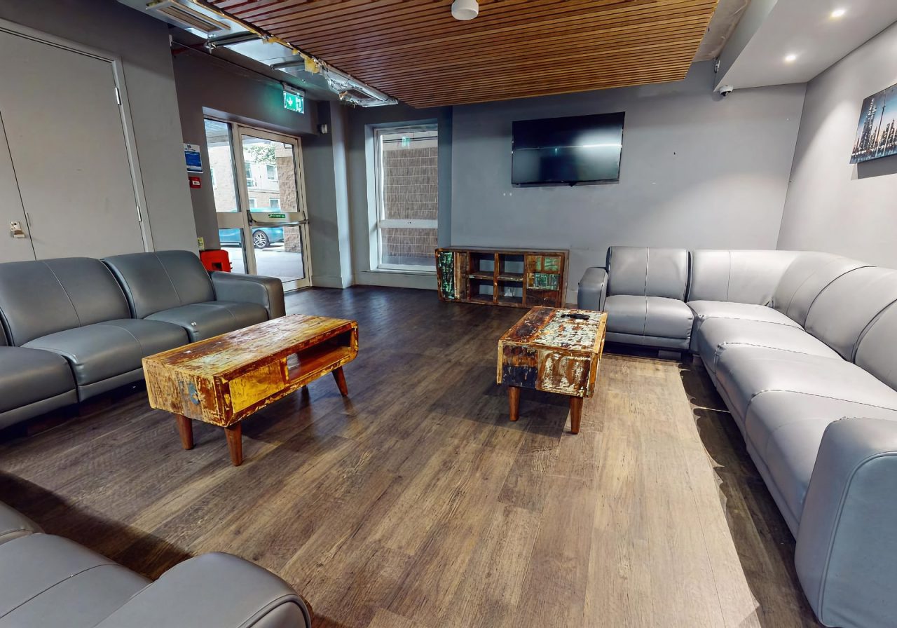 6a0214c97389e125bf559df1_iQ-Student-Accommodation-Bradford-Arkwright-House-Amenities-Lounge 1
