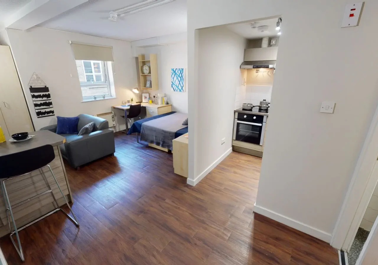 6a0304b451f0f88f58f3f88e_iQ-Student-Accommodation-Bradford-Arkwright-Bedrooms-Bronze_Studio(6)