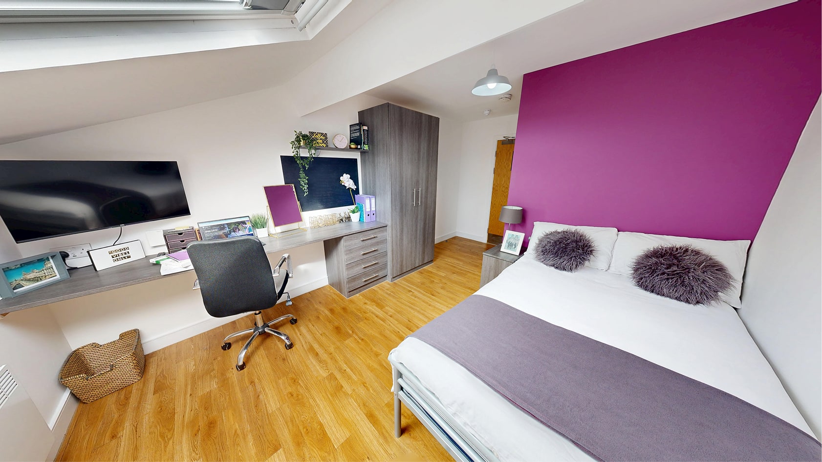 Gold Ensuite – Haigh Court