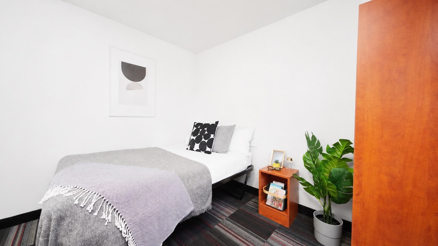 Superior Double Studio – Market Way