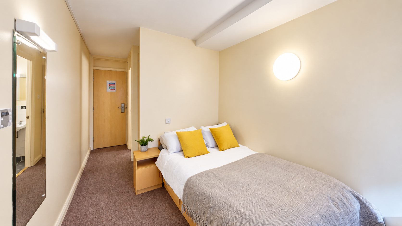 Three Bed Flat – Large Standard Double – Westhill Hall