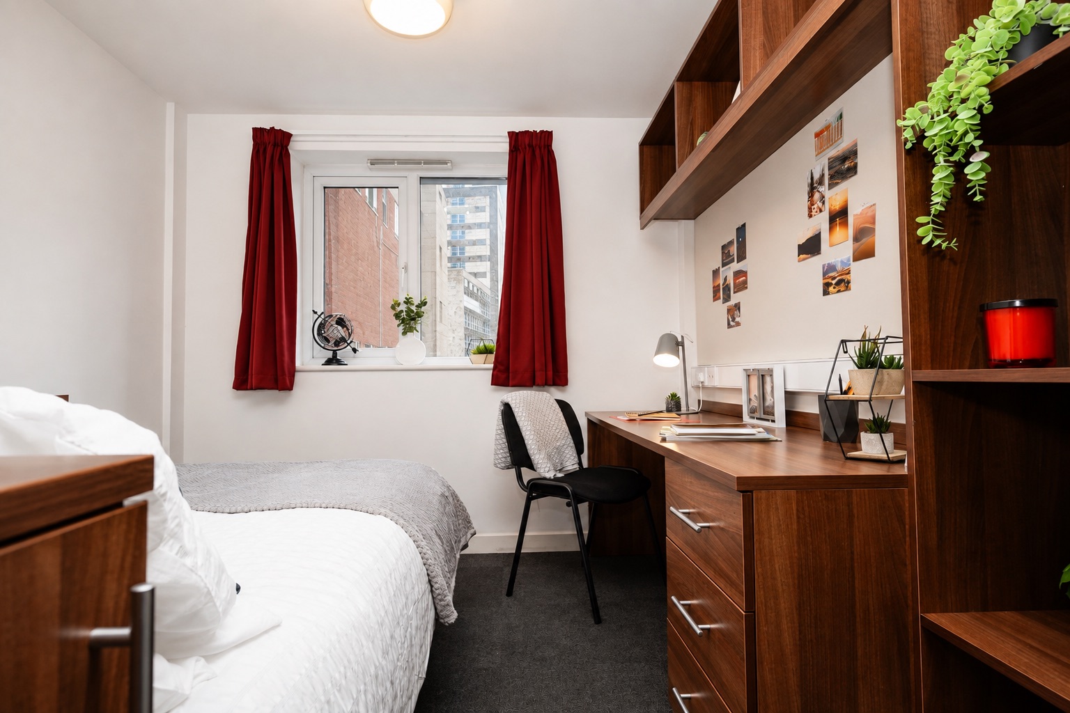 Large Double Ensuite – Walker Street